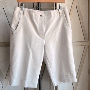 ANNIKA Cutter & Buck knee length women’s Bermuda golf shorts, white/grey size 10